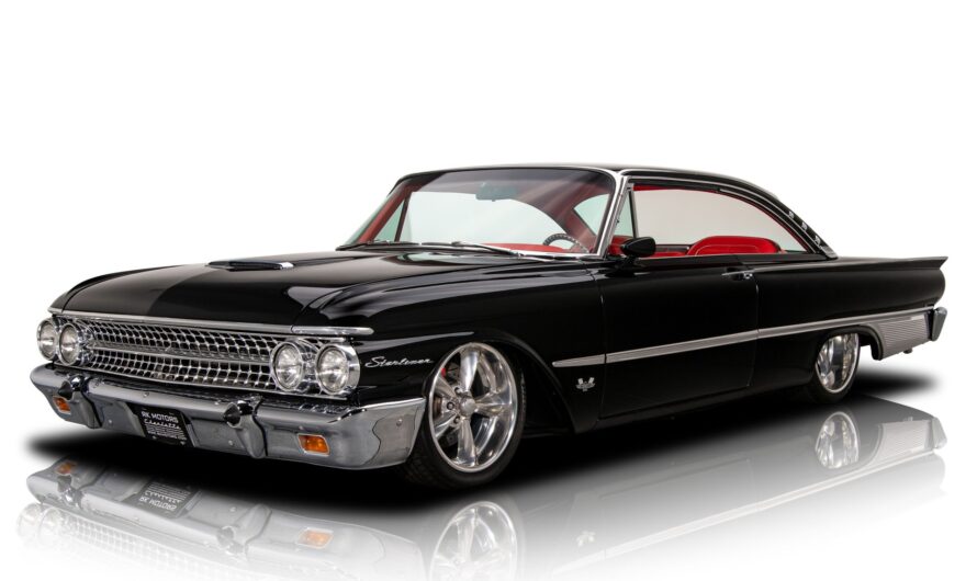 Unleash the Power: The 1961 Ford Galaxie Starliner’s Epic Transformation