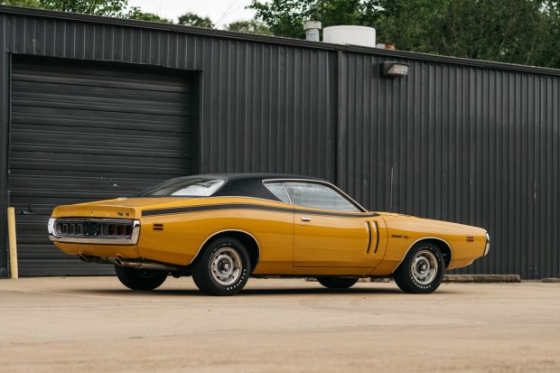 1971 Dodge Charger R/T 426 Hemi 4-Speed