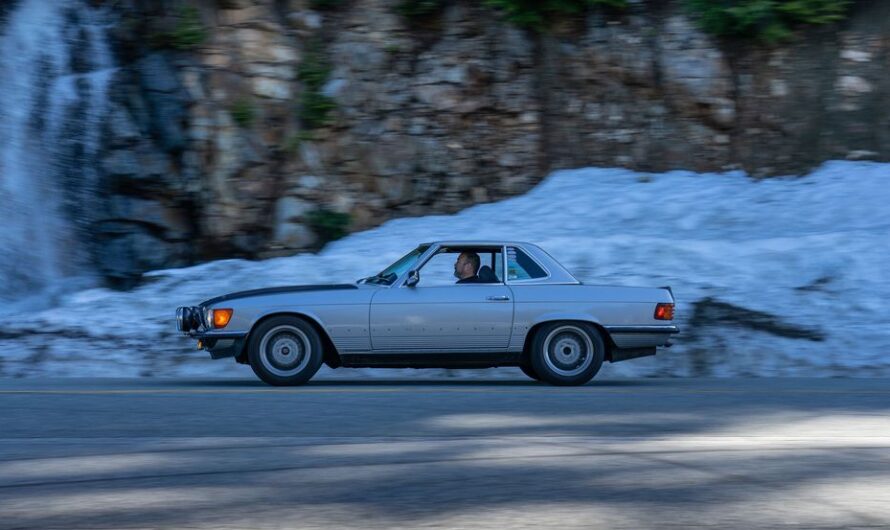 See the R107 Mercedes-Benz SL Going Through The Forest With Outstanding Power