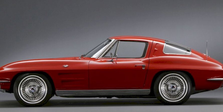 The 1963 Chevrolet Corvette Stingray, a timeless masterpiece that still enchants enthusiasts globally