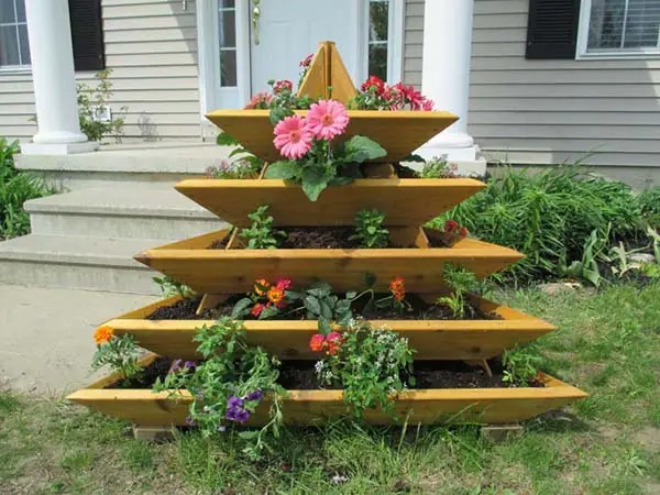 33 Tıered Planter Ideas To Create A Stunnıng Vertıcal Garden