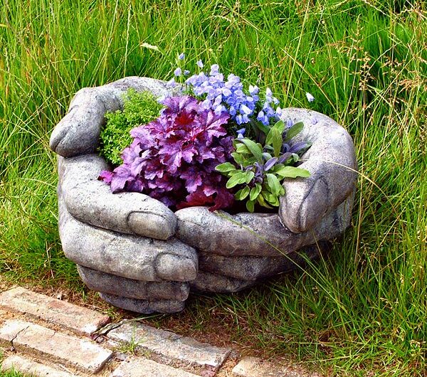 20 Unusual Flower Planters For Your Backyard Who Fall In The Eyes