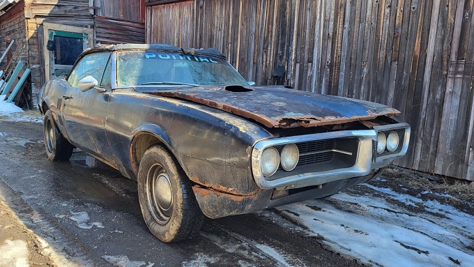 Endearing Despite Its Scars: The 1967 Pontiac Firebird Still Holds Hearts Captive!