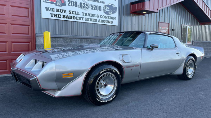 Rediscovering Elegance: The Pristine 1979 Pontiac Firebird Trans Am Time Capsule