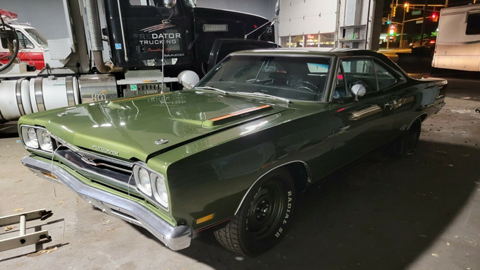 Plymouth GTX Unveiled in Striking Limelight Green, Hiding a Powerful Secret!