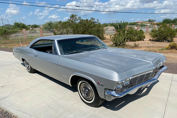 Pure Muscle Artistry: Farmer’s 1965 Chevrolet Impala SS 396 L78 – A Rare Gem Unearthed!