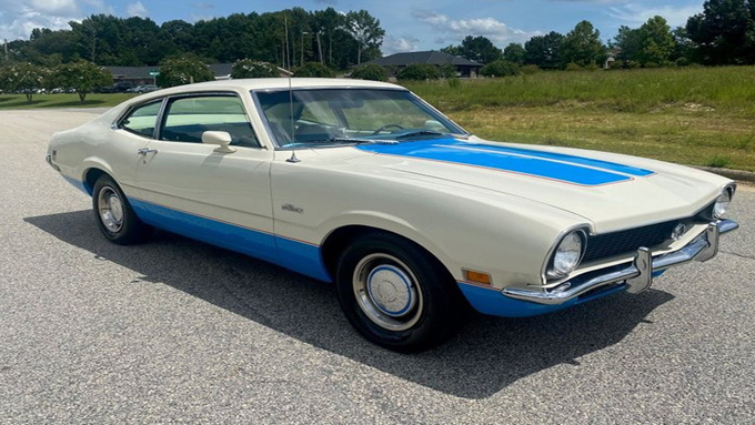 Timeless Charm: The 1972 Ford Maverick – A Testament to Vintage Elegance!