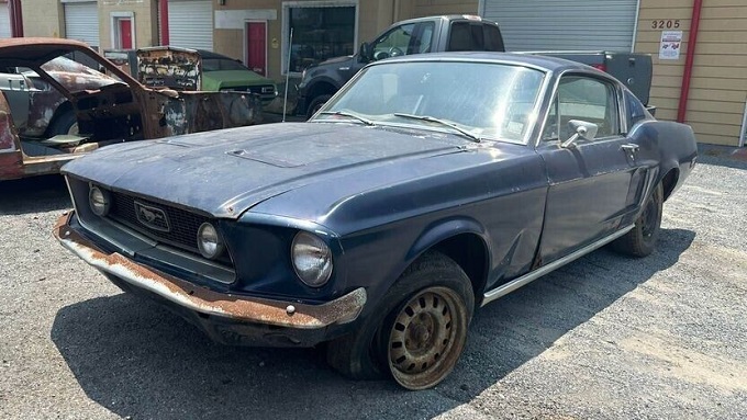 Unveiling the Untold Tale of a Dust-Covered 1968 Mustang with GT Influences and a Powerful Big Block!