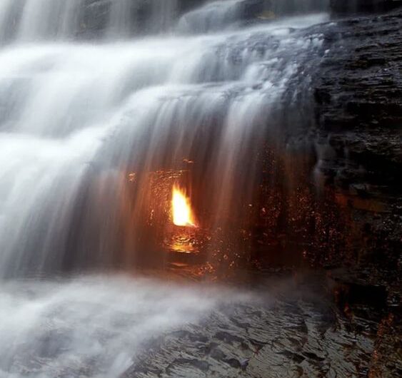 Eternal Flame Falls – Nature’s Enigmatic Wonder That Continues To Mystify Scientists And Hikers Alike