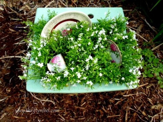 18 Bızarre DIY Bathroom Item Ideas ın the Garden