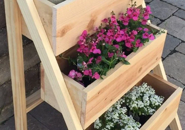 31 Spectacular Recycled Wood Pallet Garden Ideas To DIY