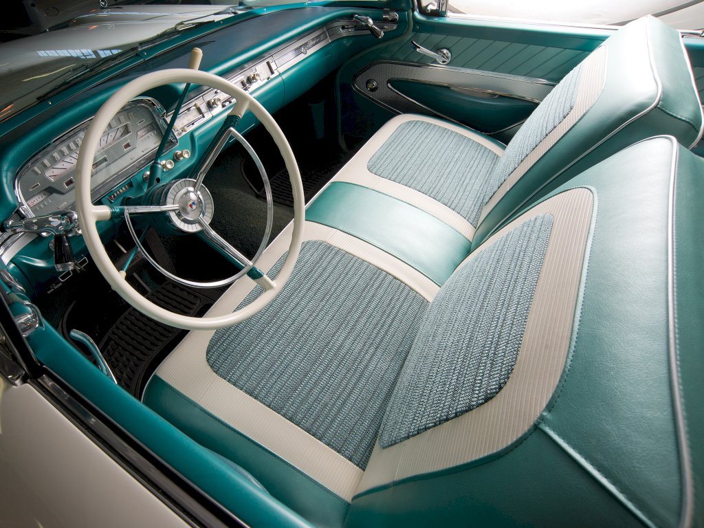 1957-Ford-Fairlane-500