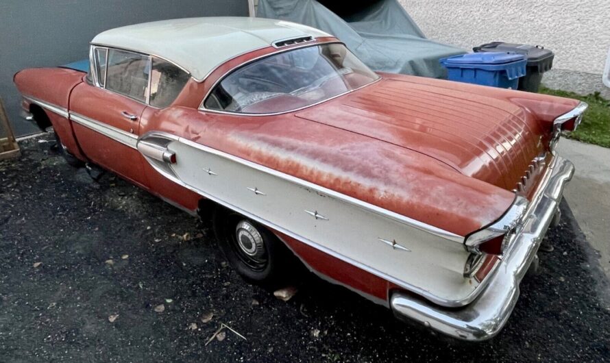 1958 Pontiac Parisienne Last Seen On The Road 30 Years Ago Flaunts A Surprising Package