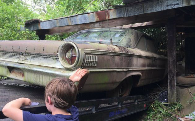 This Galaxie 500 XL Hardtop has been abandoned in a dilapidated warehouse and is looking for someone willing to bring the car back to its former glory