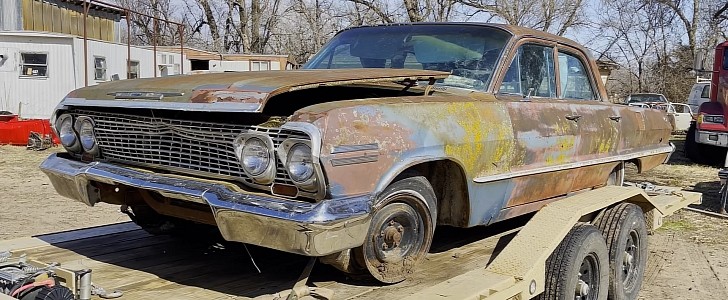 1963 Chevrolet Impala Farm Find Looks Hopeless, Gets First Wash in 36 Years