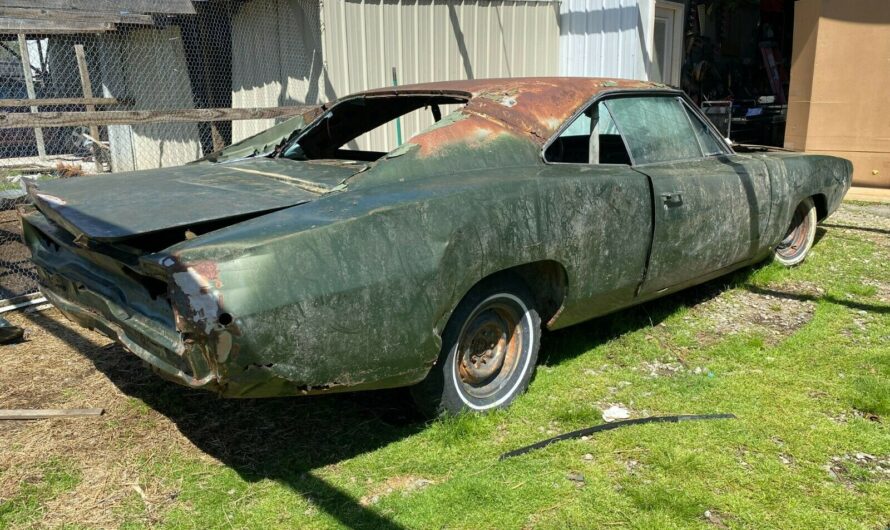 1968 Dodge Charger Rust Bucket Edition Is the Saddest Yard Find in a Long Time