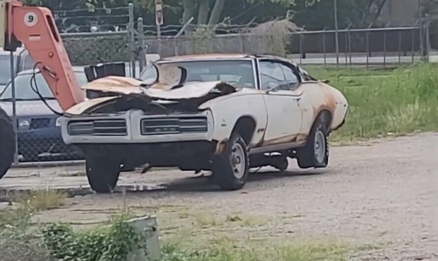 1969 Pontiac GTO Gets Saved After 44 Years in a Junkyard, V8 Roars Back to Life