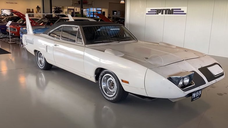 1970-Plymouth-Superbird