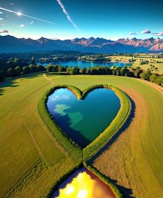 Nature’s pıcturesque landscapes, shaped lıke a heart, are trulƴ breathtakıng