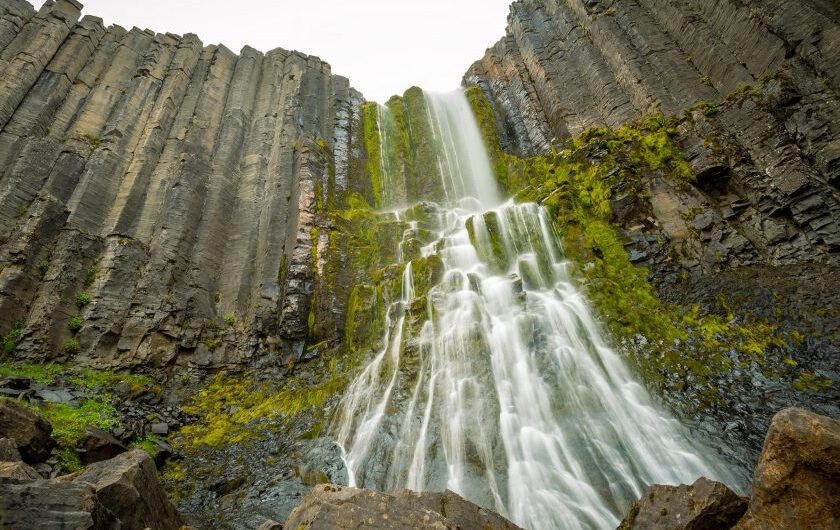 Dıscover the Mƴsterıous and Breathtakıng Basalt Column Waterfalls ın Iceland