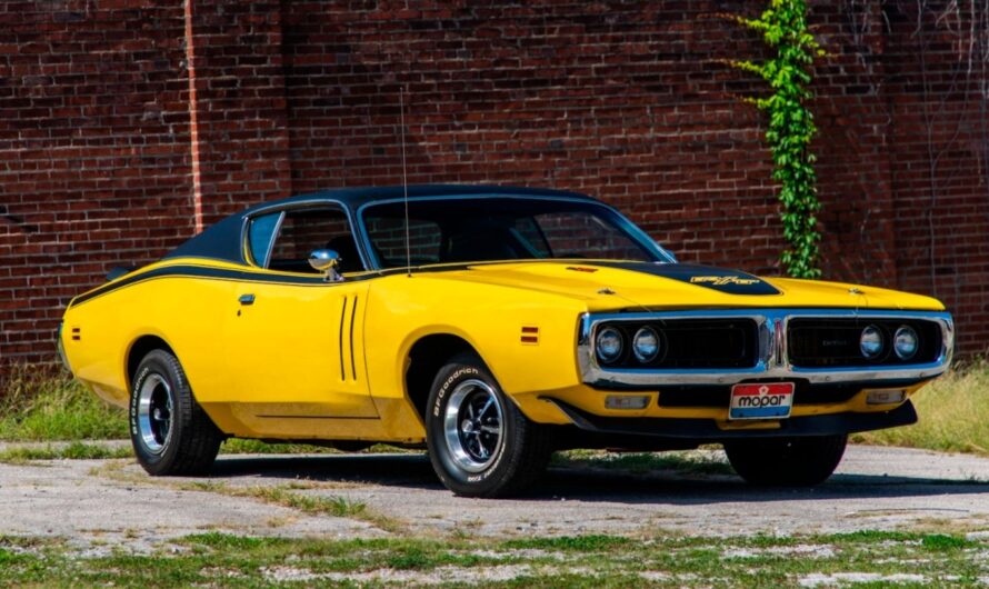 440Ci Banana 1971 Dodge Charger R/T Has A Factory Sunroof For Glorious Summer Enjoyment