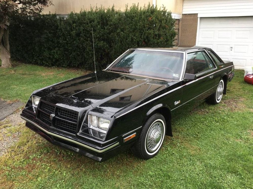 The exterior design of the 1980 Chrysler Cordoba was a blend of traditional and modern styling elements, resulting in a distinctive and eye-catching appearance.