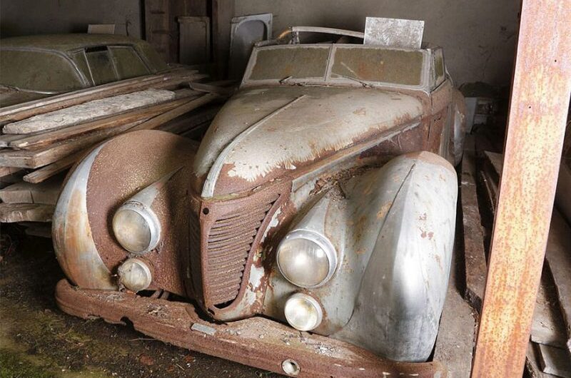 Can’t stop paying attention! More than 60 rare and expensive classic cars were found on a farm in France