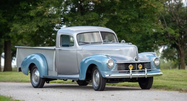 Reviving the Classics: The 1946 Hudson Super Six Pickup – A Glimpse into Automotive Timelessness