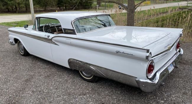 1959 Ford Galaxie Skyliner Hard-Top Convertible: A Classic Marvel of Automotive Elegance