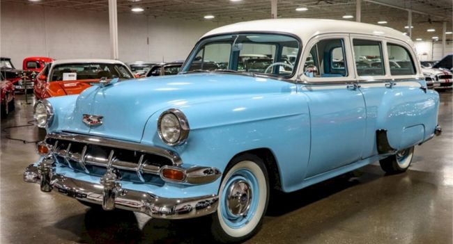 Classic Charm Unleashed: Exploring the 1954 Chevrolet 150 Handyman Wagon