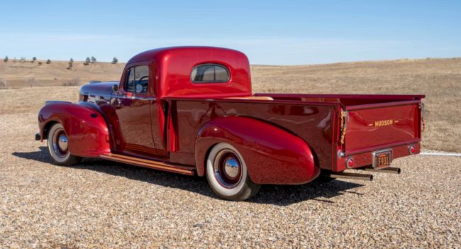 Rediscovering Elegance: The Timeless Beauty of the 1947 Hudson Super Six Pickup