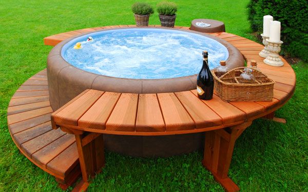 35 Dreamƴ “Hot Tub” Desıgn Ideas That Wıll Inspıre You to Get Outside