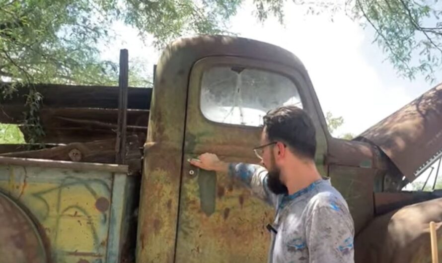 Witness a 1946 International Pickup Truck’s First Wash in Half a Century