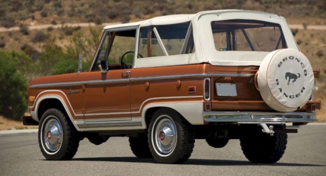 Discover the Thrills of Off-Roading: The Legendary 1966 Ford Bronco Beckons to Adventure Seekers