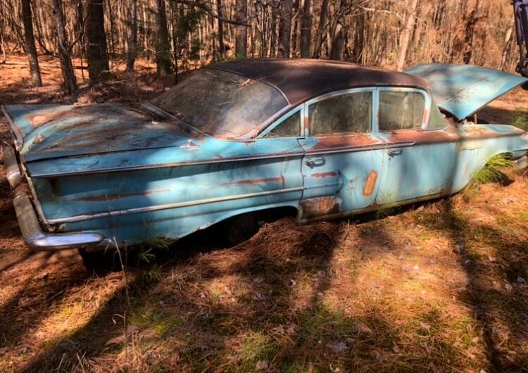 Once-Gorgeous 1960 Chevrolet Bel Air Now Flexes Just the Worst Possible Package