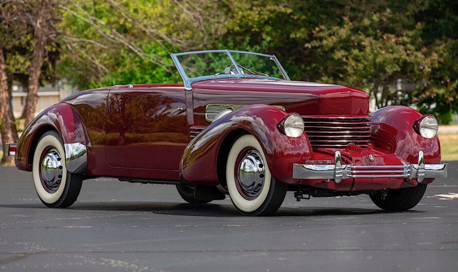 One-of-64 Supercharged 1937 Cord 812 Waiting to Make a $325K Splash at Auction