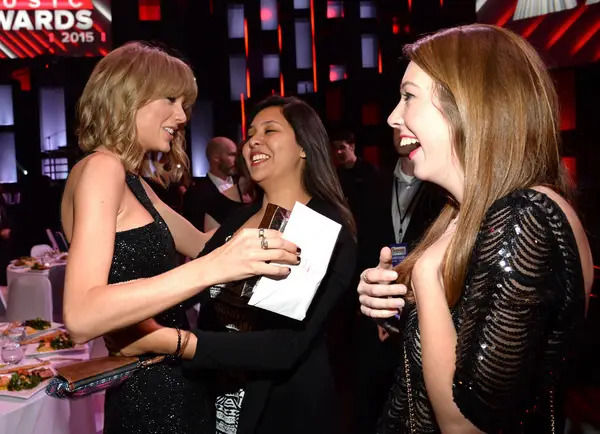 From Hugs to High-Fives: The Top Taylor Swift Fan Moments That Will Convert You into a Swiftie