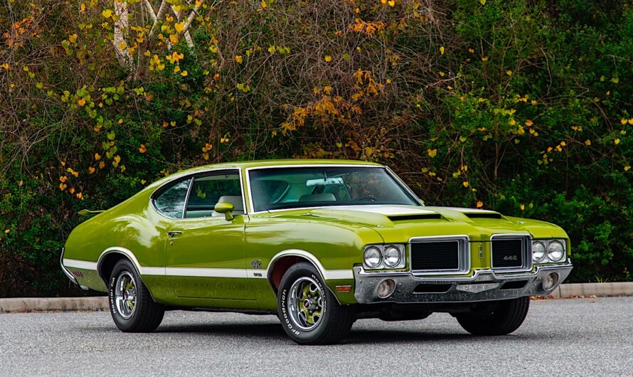 Rare 1971 Oldsmobile 442 W-30 Is a Lime Green Treat for Those Living in the Past