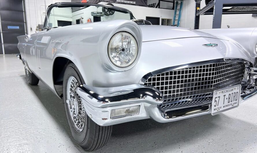 The Shiny 1957 Ford Thunderbird E-Code Looks As Beautiful As A Diamond, Do You Want To Own It?