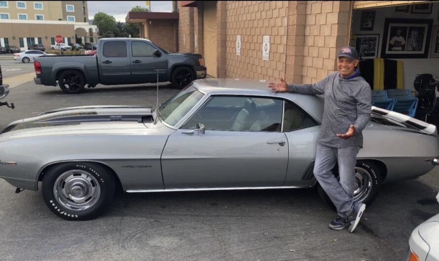 Former Baseball Glory Reggie Jackson Sold His Silver 1969 Chevrolet Camaro Z/28 RS