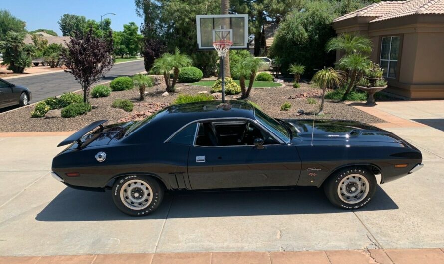 This 1971 Dodge Challenger R/T Is One of Just 465 Ever Made, Still a Head Turner