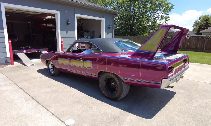 World’s Rarest 1970 Plymouth Superbird Sports Psychedelic Livery, Sounds Vicious